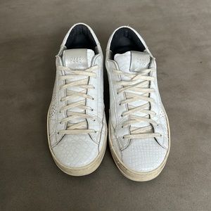 P448 John Sneakers (size 39)